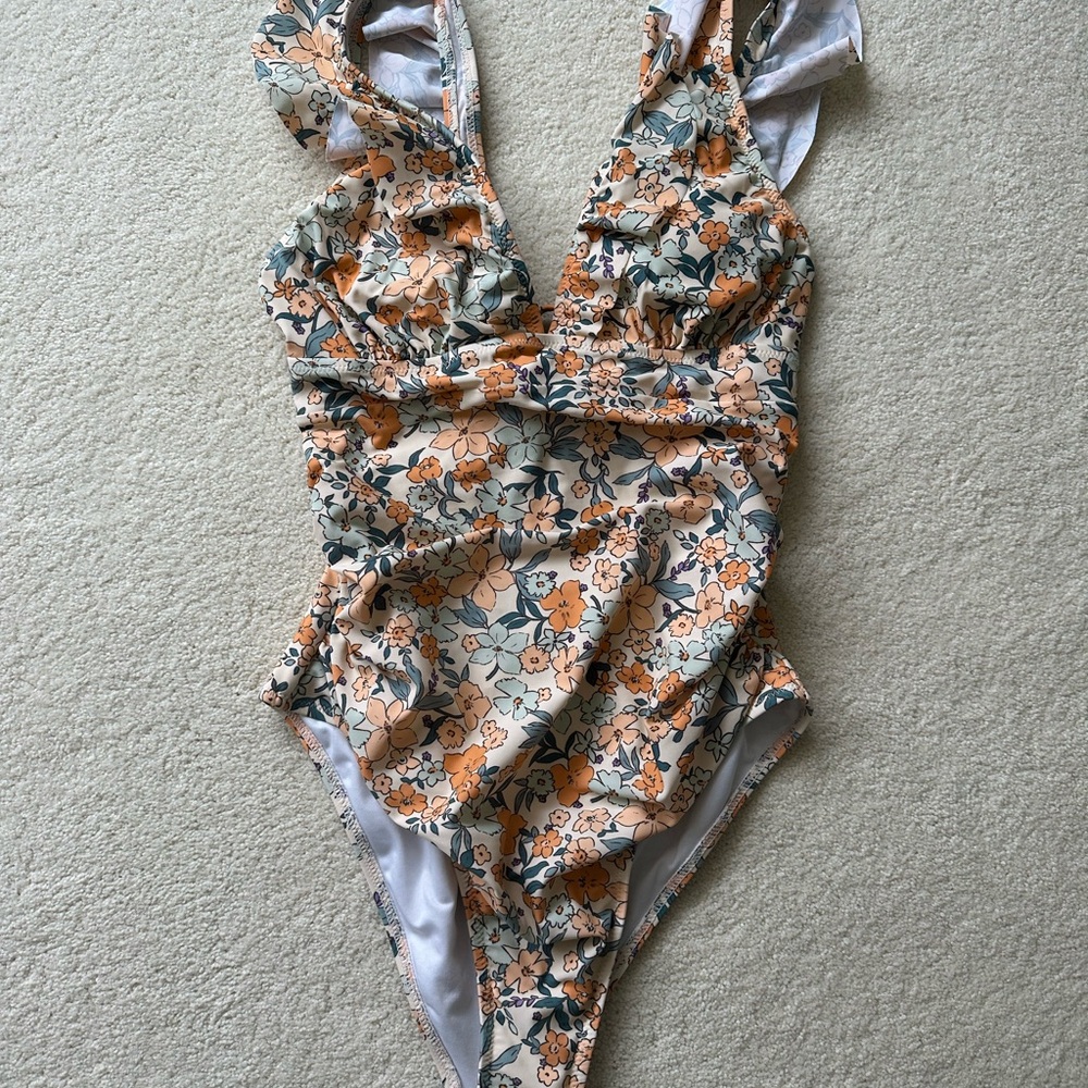 CUPSHE Ruffled One Piece Swimsuit- Size L